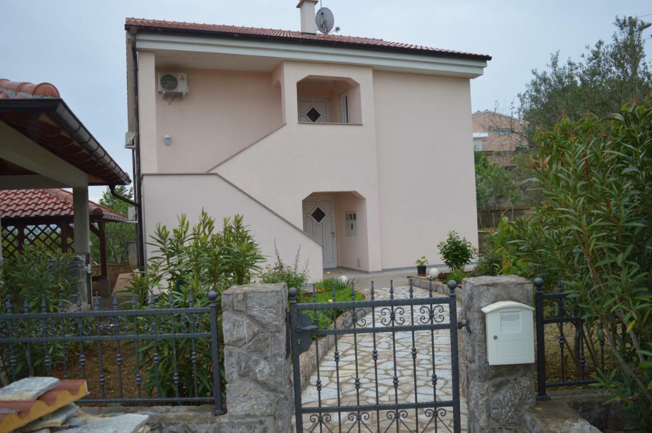 Appartments Dobby * Vrh (Krk)